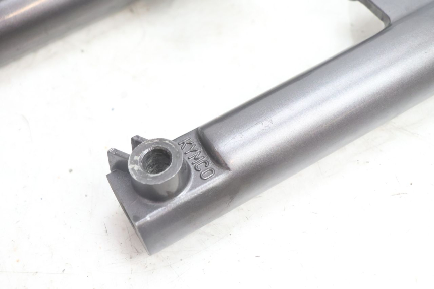 photo de FORKS LEG KYMCO AGILITY FR 2T 50 (2012 - 2017) - Distinctive features