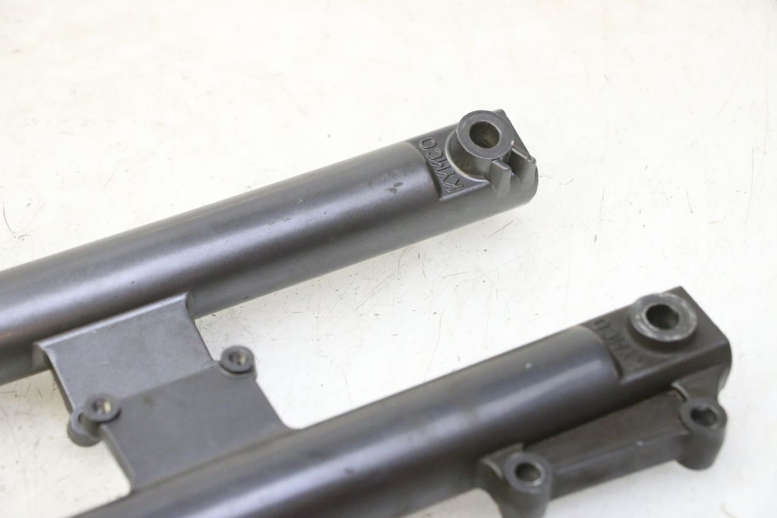 photo de FORKS LEG KYMCO AGILITY NAKED RENOUVO 2T 50 (2011 - 2018) - Alternative perspective