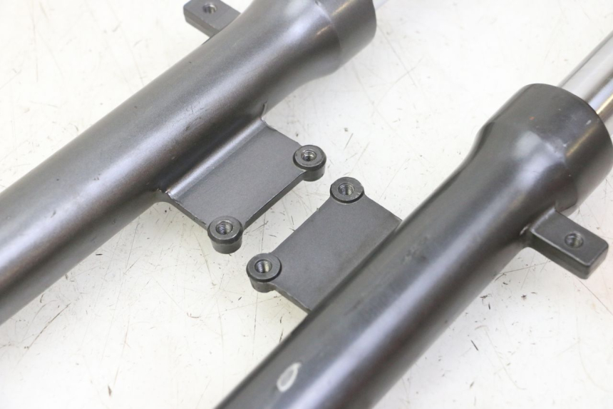 photo de FORKS LEG KYMCO AGILITY NAKED RENOUVO 2T 50 (2011 - 2018) - Fixing points details