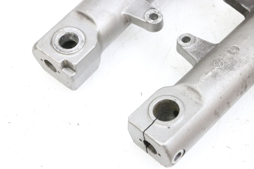 photo de FORKS LEG SUZUKI BURGMAN EXECUTIVE ABS 650 (2006 - 2012) - Distinctive features