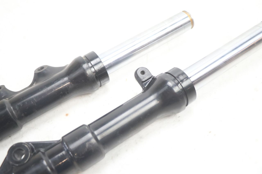 photo de FORKS LEG YAMAHA BW'S BWS 125 (2010 - 2013) - Surface and material condition