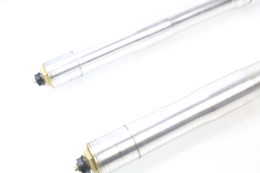 photo de FORKS LEG HONDA CBR RR FIREBLADE 1000 (2006 - 2007) - Distinctive features