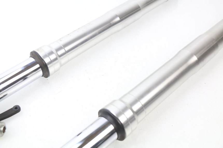 photo de FORKS LEG HONDA CBR RR FIREBLADE 1000 (2006 - 2007) - Detailed visual inspection