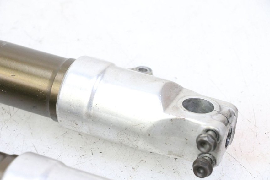 photo de FORKS LEG HONDA CBR RR FIREBLADE 900 (1992 - 1994) - Markings and original references