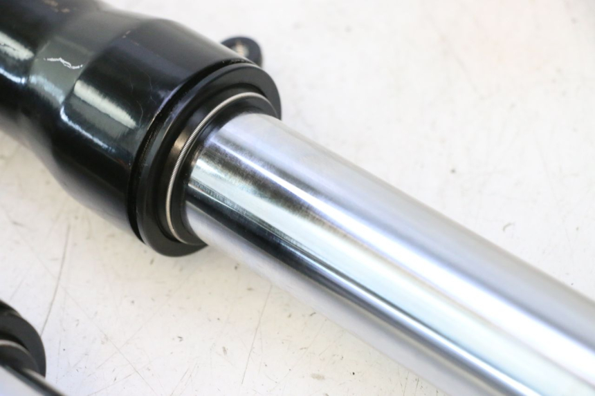 photo de FORKS LEG PEUGEOT CITYSTAR 2T 50 (2018 - 2021) - Fixing points details