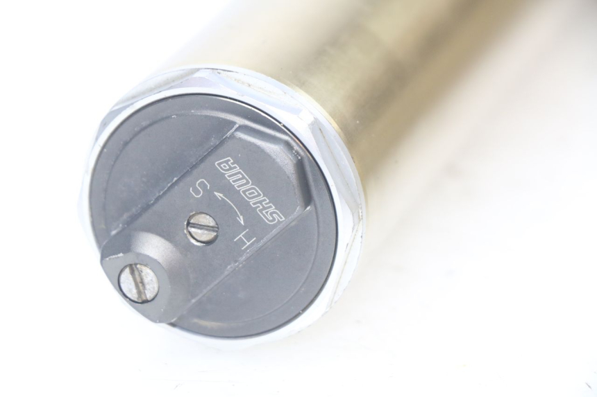 photo de FORK TUBE HONDA CRF 250 (2013 - 2016) - High-resolution close-up