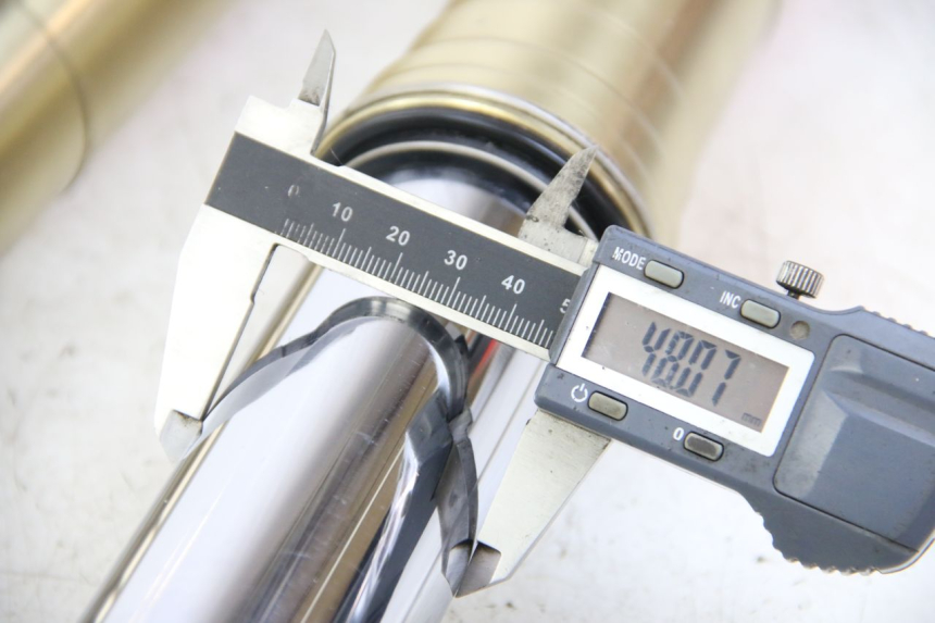 photo de FORK TUBE HONDA CRF 250 (2010 - 2013) - Product overview