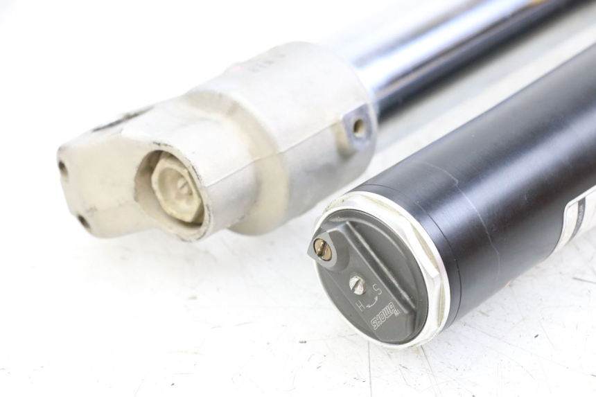 photo de FORKS LEG HONDA CRF R 250 (2020 - 2021) - Detailed visual inspection