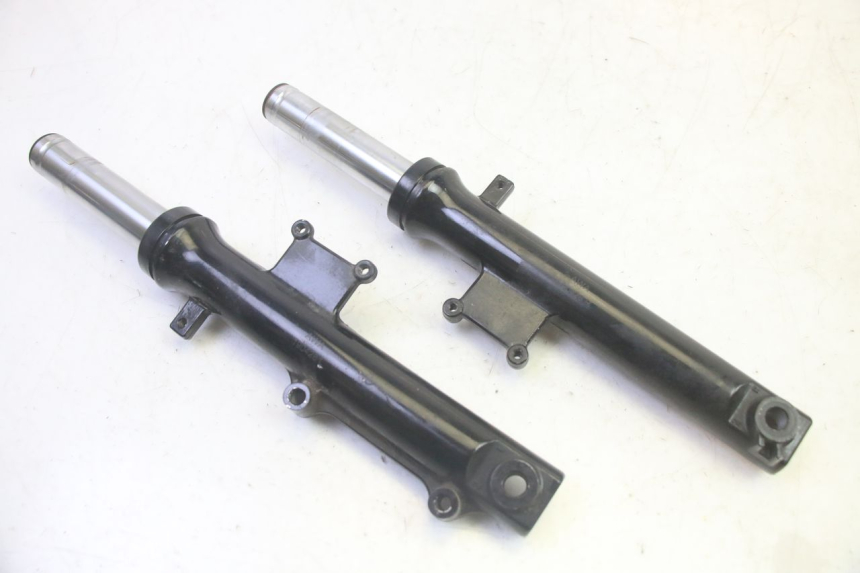 photo de FORKS LEG SYM CROX 4T 50 (2016 - 2023) - Zoom on usage condition