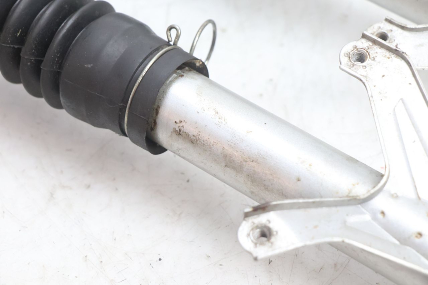 photo de FORKS LEG MBK DAKOTA 50 (2003 - 2008) - Additional view of the item