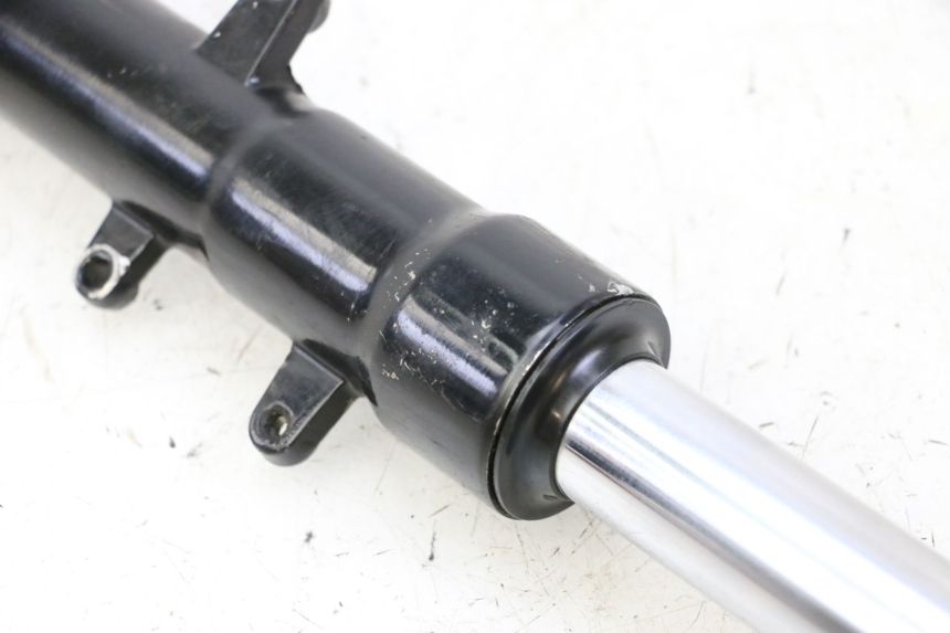 photo de RIGHT FORKS LEG ORCAL CAVARO 4T 50 (2019 - 2023) - Zoom on usage condition