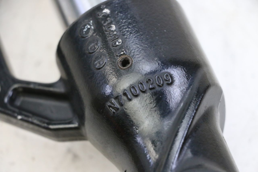 photo de RIGHT FORKS LEG BMW G310 R 310 (2016 - 2020) - Component detail