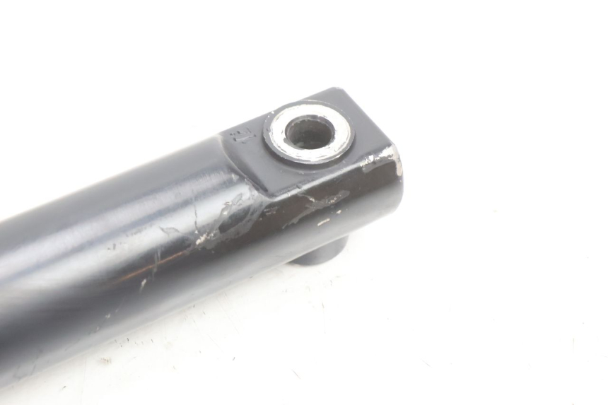 photo de RIGHT FORKS LEG SYM ORBIT III 3 4T 50 (2021 - 2025) - Technical close-up