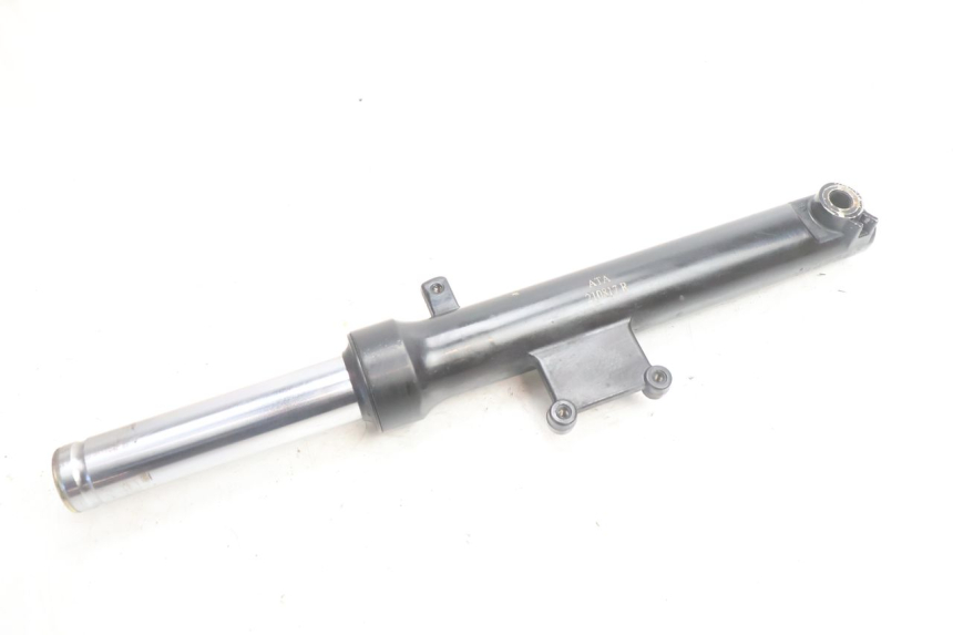 photo de RIGHT FORKS LEG SYM ORBIT III 3 4T 50 (2021 - 2025) - Fixing points details
