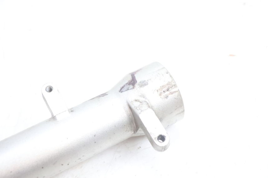 photo de RIGHT FORKS LEG PEUGEOT SATELIS 125 (2006 - 2009) - Fixing points details