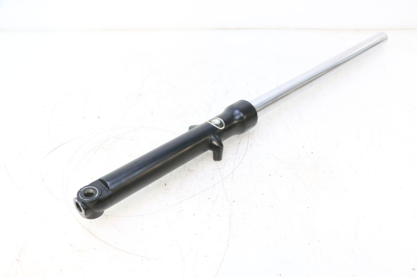 photo de RIGHT FORKS LEG YAMASAKI STREET 50 (2013 - 2018) - Main view