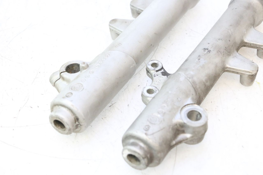 photo de FORKS LEG PEUGEOT ELYSTAR 50 (2002 - 2014) - Surface and material condition