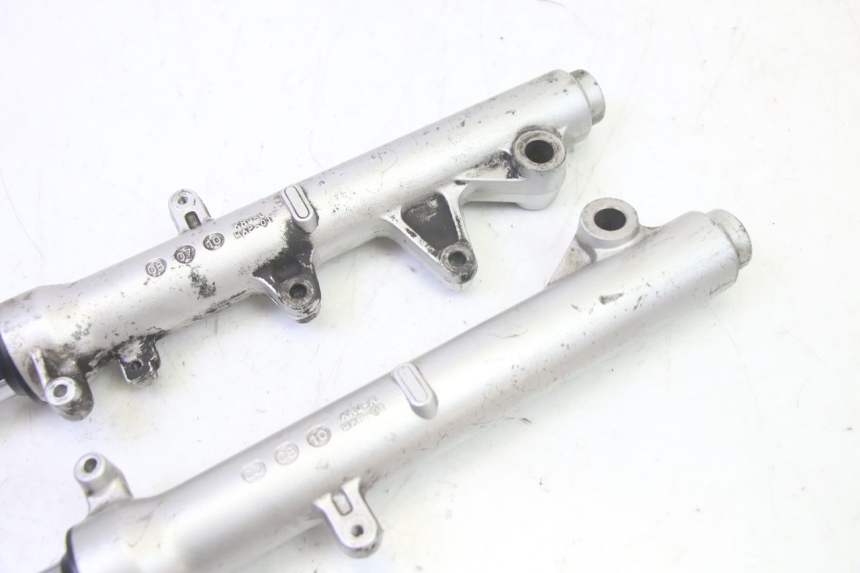 photo de FORKS LEG HONDA FES S-WING SWING ABS 125 (2007 - 2015) - Distinctive features