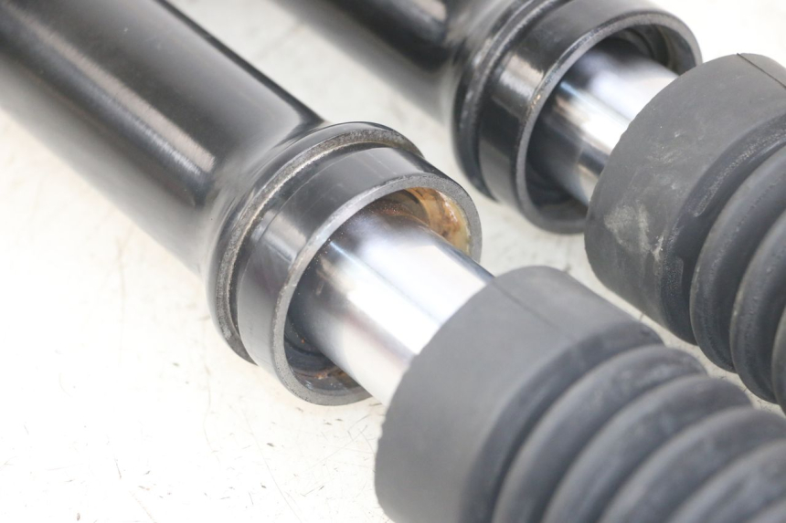 photo de FORK TUBE SYM FIDDLE 3 III 125 (2014 - 2020) - Fixing points details