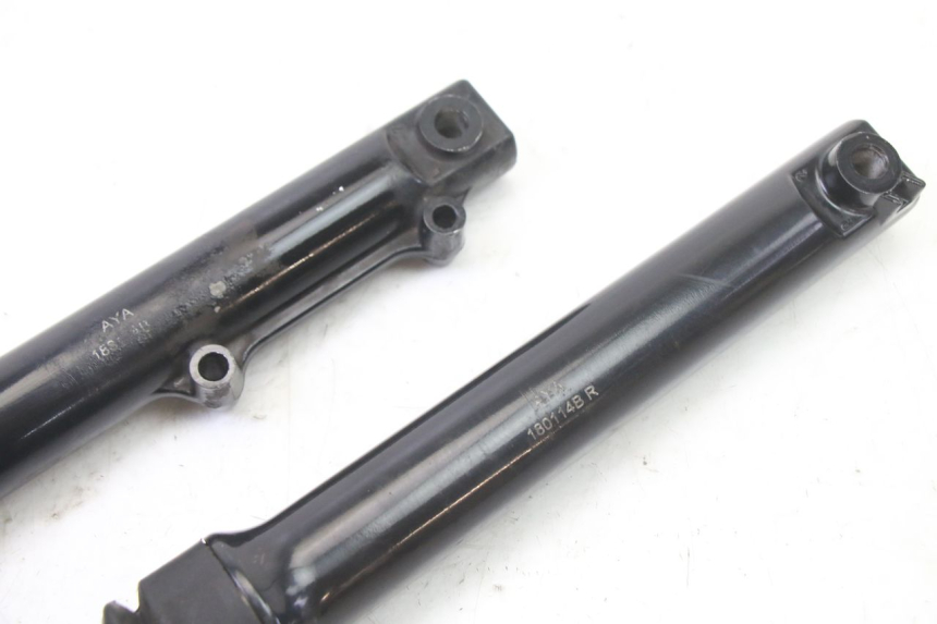 photo de FORK TUBE SYM FIDDLE 3 III 125 (2014 - 2020) - Fixing points details