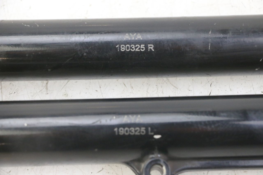 photo de FORKS LEG SYM FIDDLE 3 III 50 (2014 - 2020) - Zoom on usage condition