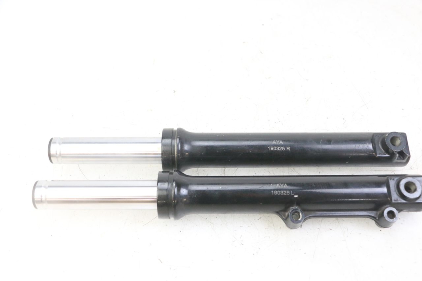 photo de FORKS LEG SYM FIDDLE 3 III 50 (2014 - 2020) - Alternative perspective