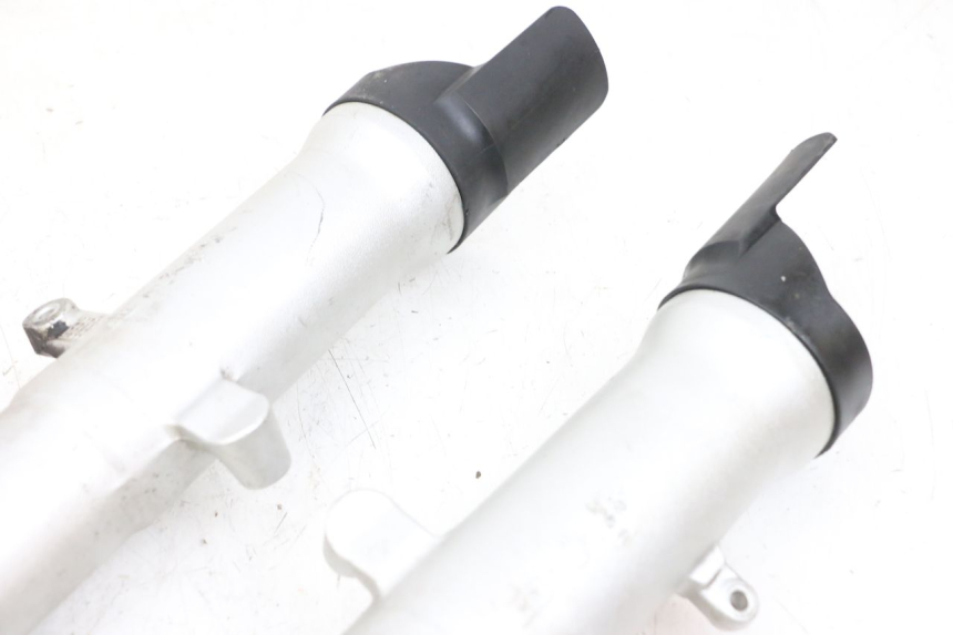 photo de FORKS LEG YAMAHA FJR ABS 1300 (2006 - 2012) - Technical close-up
