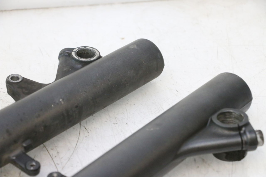 photo de FORKS LEG HONDA FJS SILVER WING SILVERWING 400 (2005 - 2008) - High-resolution close-up