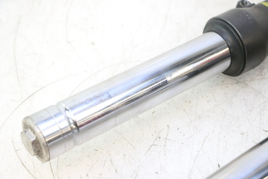 photo de FORKS LEG HONDA FJS SILVER WING SILVERWING 400 (2005 - 2008) - Focus on structure