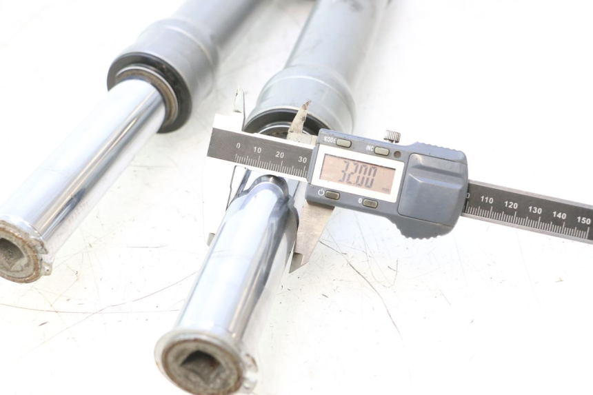 photo de FORK TUBE PIAGGIO FLY 2T 50 (2004 - 2017) - Detailed visual inspection