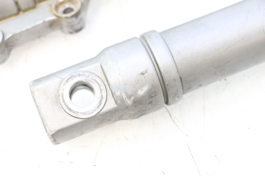photo de FORK TUBE PIAGGIO FLY 2T 50 (2004 - 2017) - Fixing points details