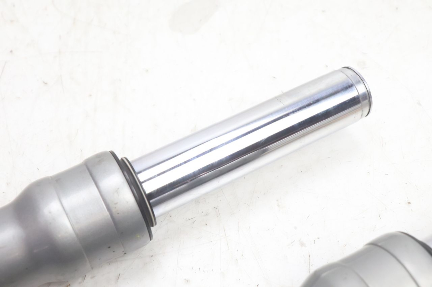 photo de FORK TUBE PIAGGIO FLY 2T 50 (2004 - 2017) - Fixing points details
