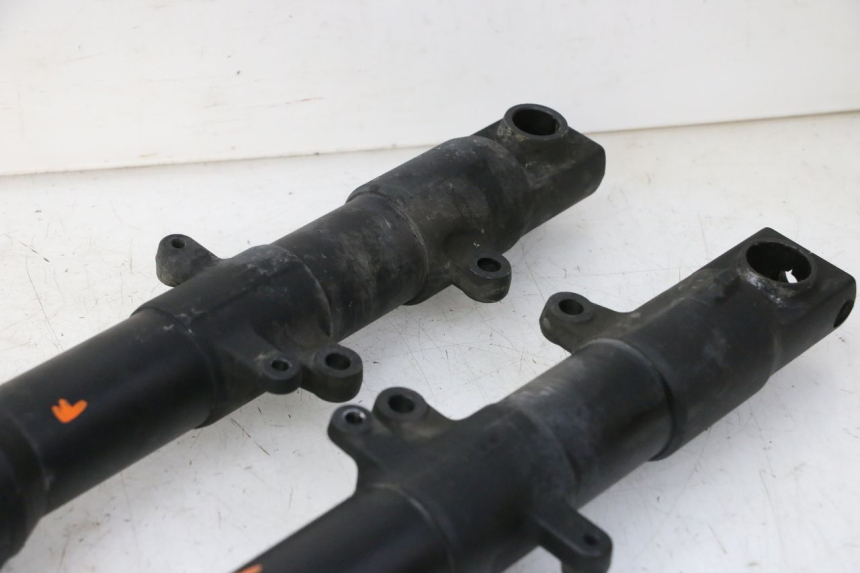photo de FORKS LEG YAMAHA FZ6 FAZER S2 600 (2007 - 2011) - Technical close-up