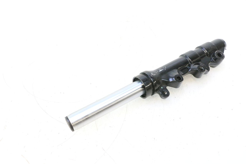 photo de LEFT FORKS LEG YAMAHA BW'S BWS 125 (2010 - 2013) - Fixing points details