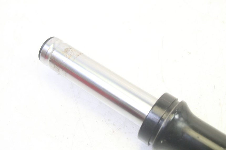 photo de LEFT FORKS LEG SYM FIDDLE 3 III 125 (2014 - 2020) - Component detail