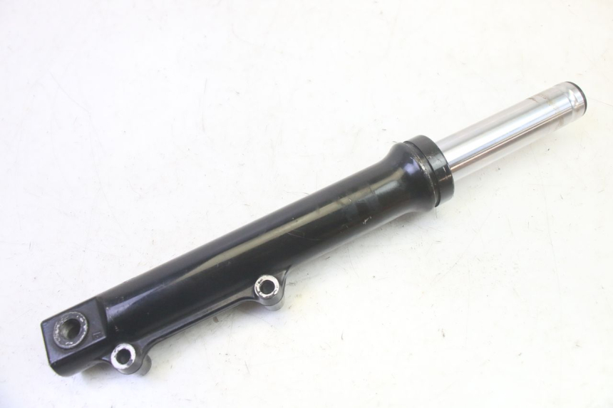 photo de LEFT FORKS LEG SYM FIDDLE 3 III 125 (2014 - 2020) - Fixing points details