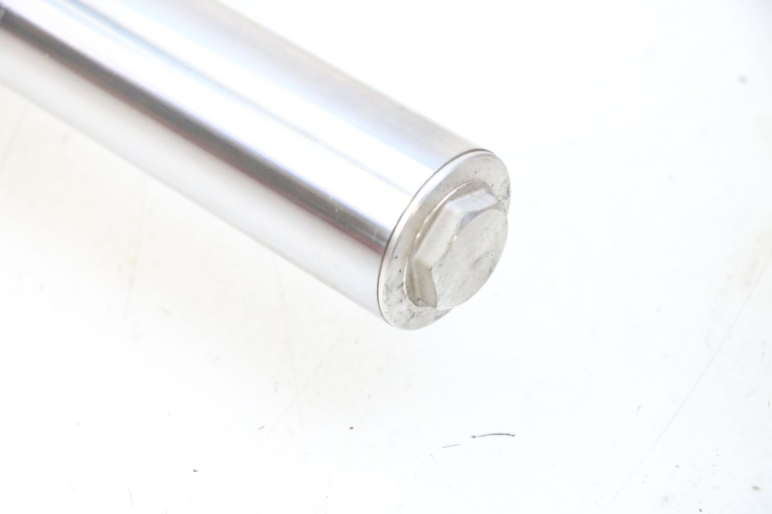 photo de LEFT FORKS LEG YAMAHA FZ6 N FAZER 600 (2004 - 2006) - Technical close-up