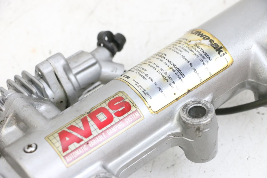 photo de LEFT FORKS LEG KAWASAKI GPZ RX 1000 (1986 - 1988) - Component detail