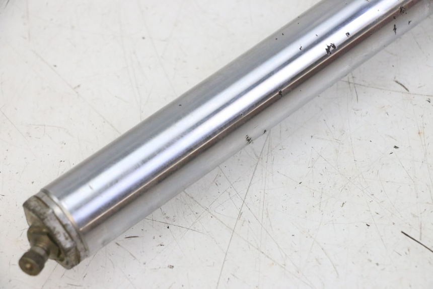 photo de LEFT FORKS LEG HONDA MTX TC02 125 (1987 - 1989) - Fixing points details