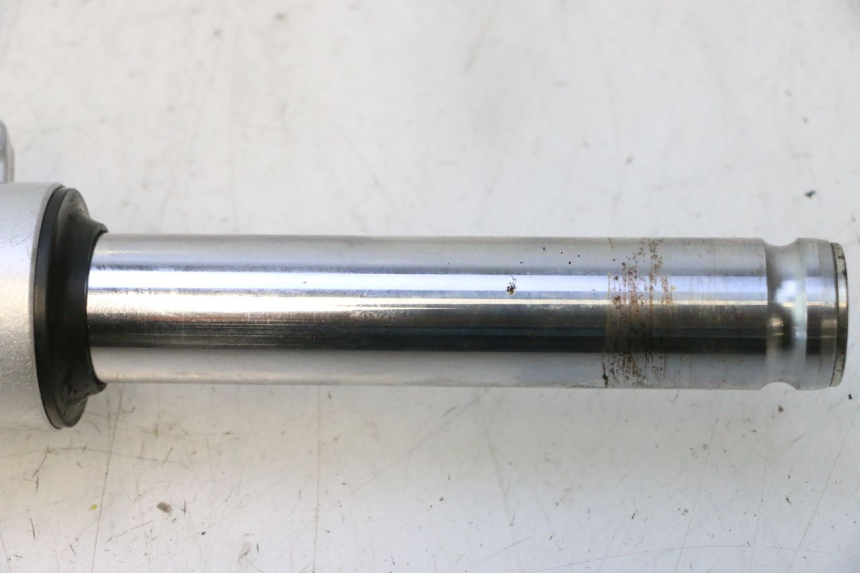 photo de LEFT FORKS LEG PEUGEOT KISBEE 4T 50 (2018 - 2022) - Component detail