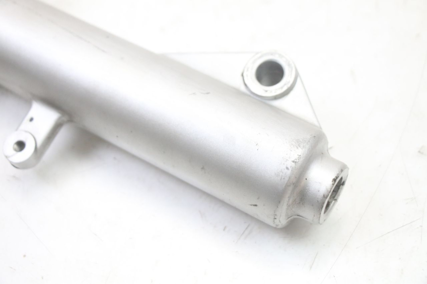 photo de LEFT FORKS LEG KYMCO GRAND DINK 125 (2008 - 2014) - Additional view of the item