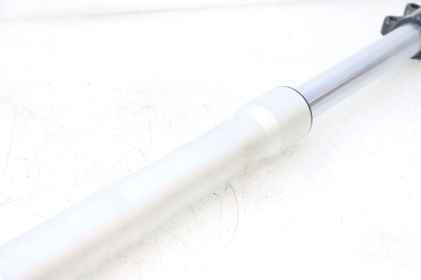 photo de LEFT FORKS LEG APOLLO RFZ 125 - Distinctive features