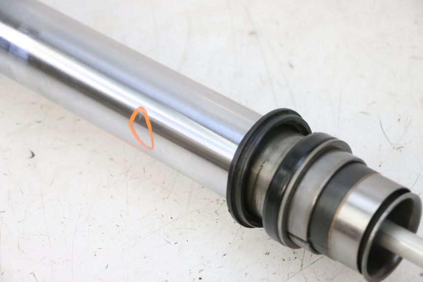 photo de LEFT FORKS LEG YAMAHA YZ 125 (1998 - 2005) - Component detail