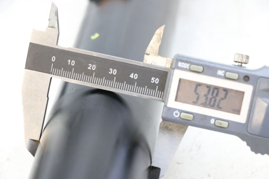 photo de FORKS LEG HUSQVARNA SVARTPILEN 401 (2018 - 2023) - Zoom on usage condition