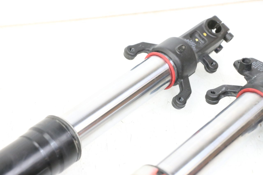 photo de FORKS LEG HUSQVARNA SVARTPILEN 401 (2018 - 2023) - Technical close-up