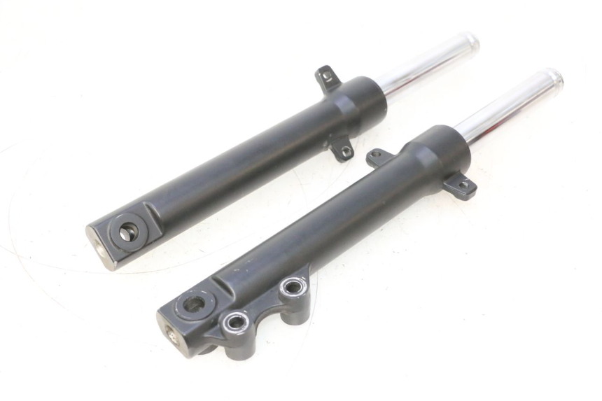 photo de FORKS LEG PEUGEOT KISBEE 4T 50 (2023 - 2026) - Main view