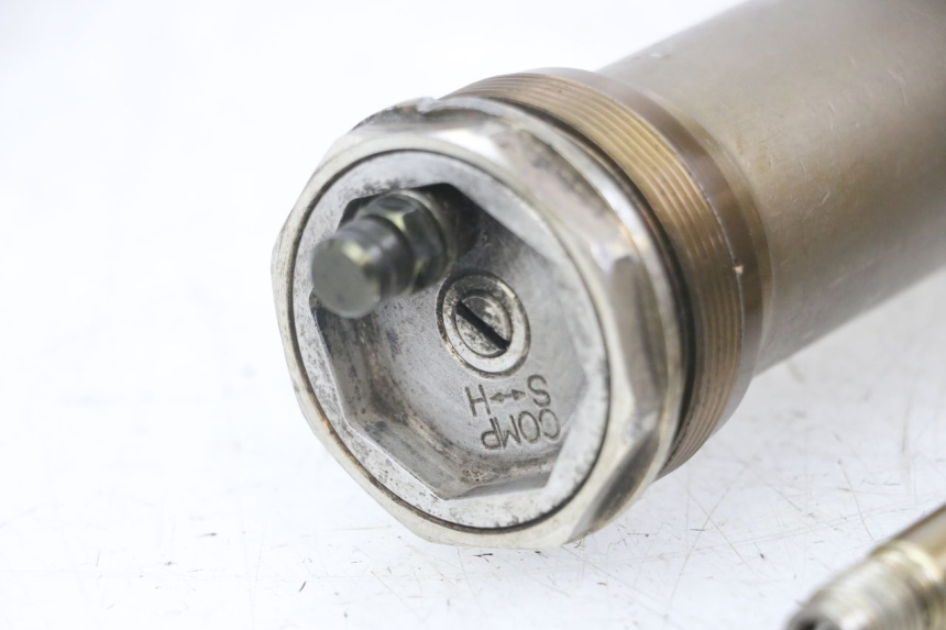 photo de FORKS LEG KAWASAKI KX F KXF 450 (2009 - 2011) - Technical close-up