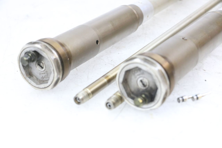 photo de FORKS LEG KAWASAKI KX F KXF 450 (2009 - 2011) - Fixing points details