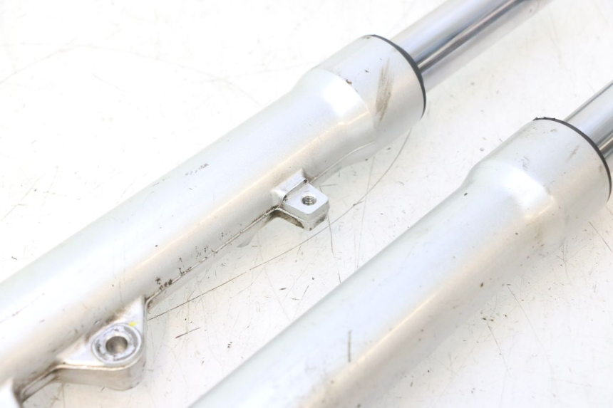 photo de FORKS LEG PIAGGIO LIBERTY IGET 4T 50 (2021 - 2025) - Zoom on usage condition