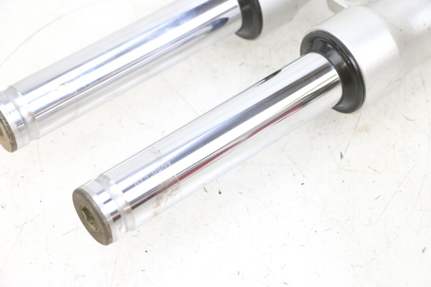 photo de FORKS LEG KYMCO LIKE 125 (2009 - 2016) - Surface and material condition